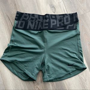 NIKE PRO INTERTWIST SHORT